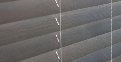 温かみのあるグレイの「アッシュグレイ」