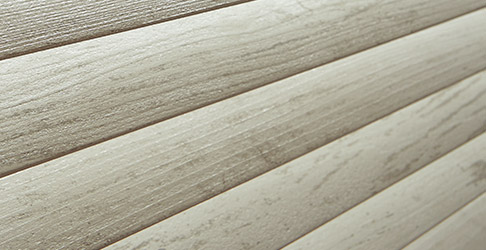 時の経過を感じさせる「アンティークグレイ」